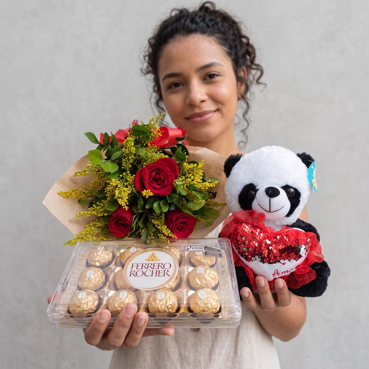 Buquê de Rosas com Pelúcia e Ferrero Rocher