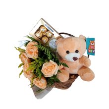 Buquê de 6 Rosas Champanhe, Pelúcia e Chocolate