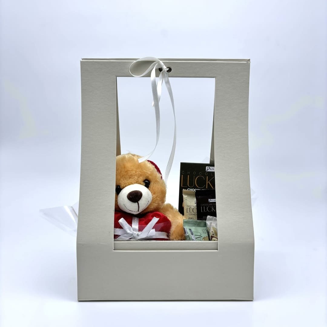 Cesta com Pelúcia de Urso e Chocolates Luckau