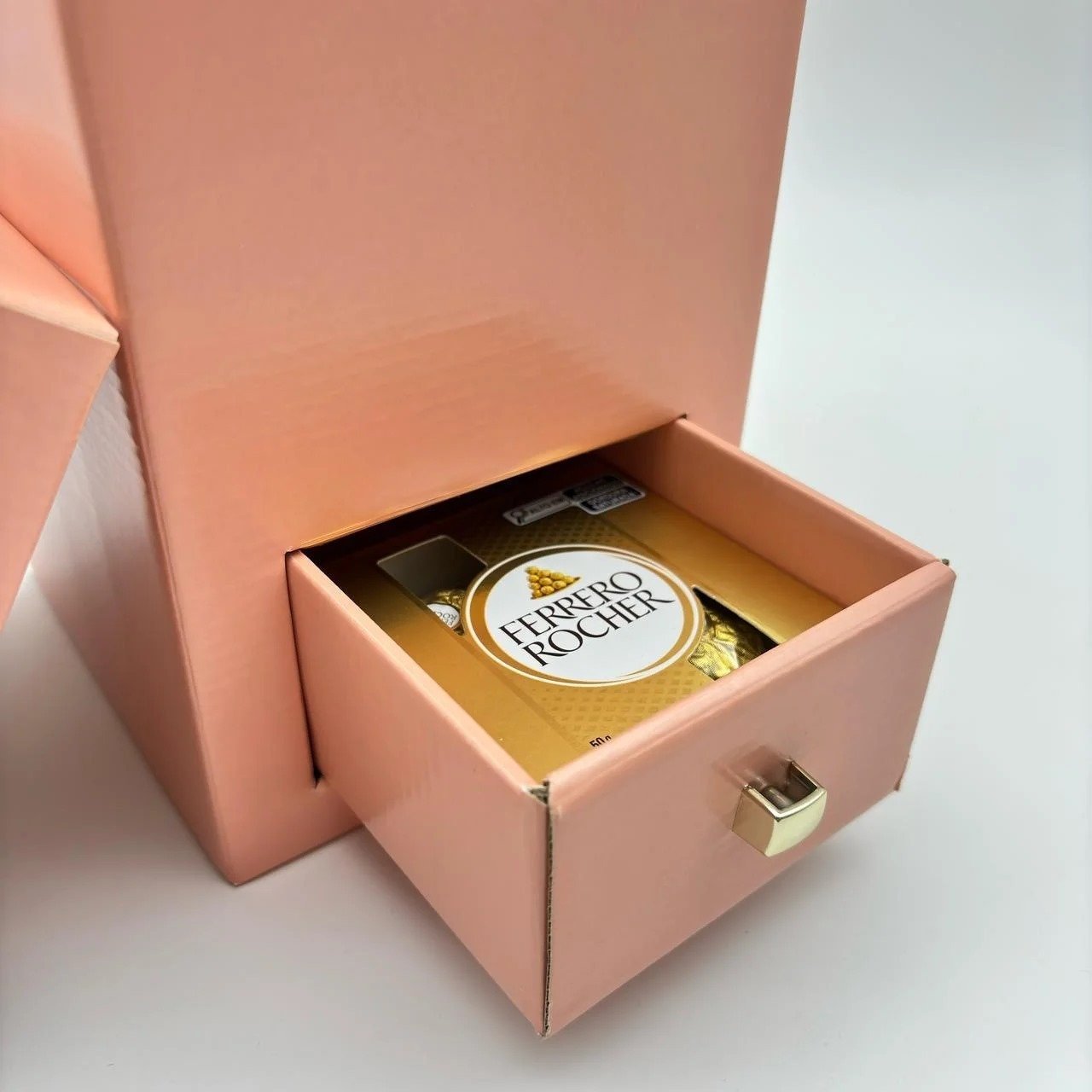 Caixa Criativa com Almofada de Coração e Chocolate Led