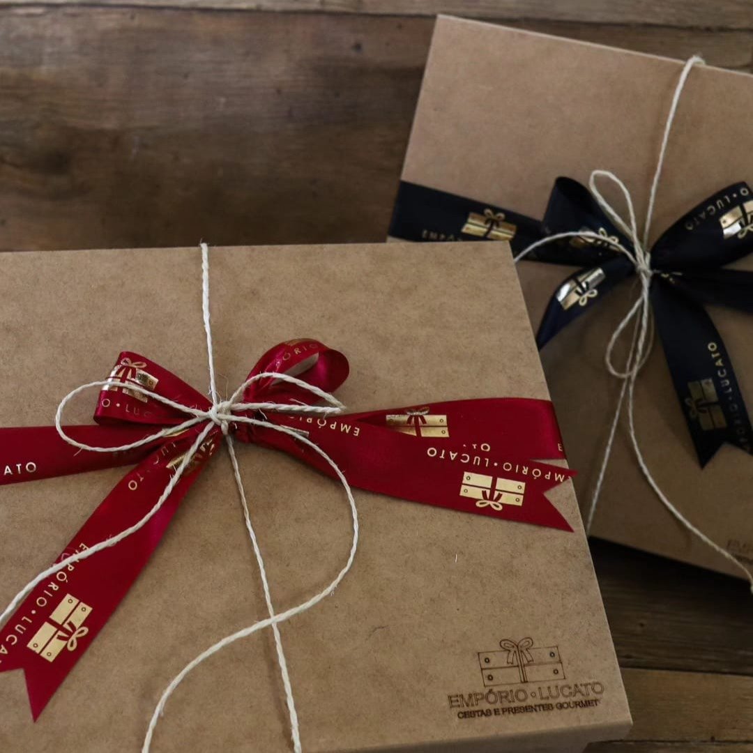Cesta Italiana com Bombons finos, Vinho e Massa 