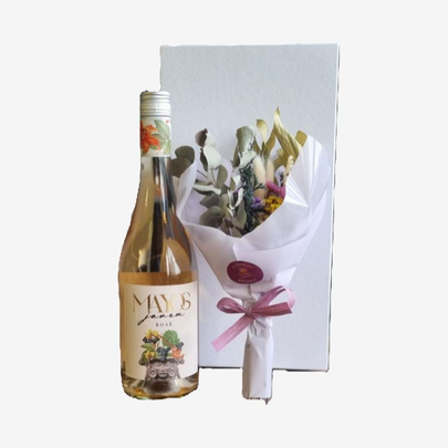 Cesta vinho e flores