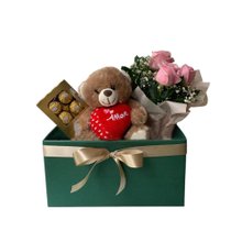 Box com Pelúcia , Chocolate e Rosas
