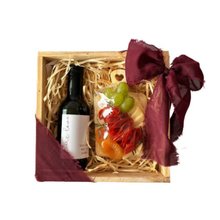 Box Celebre o Amor Vinho e Charcutaria