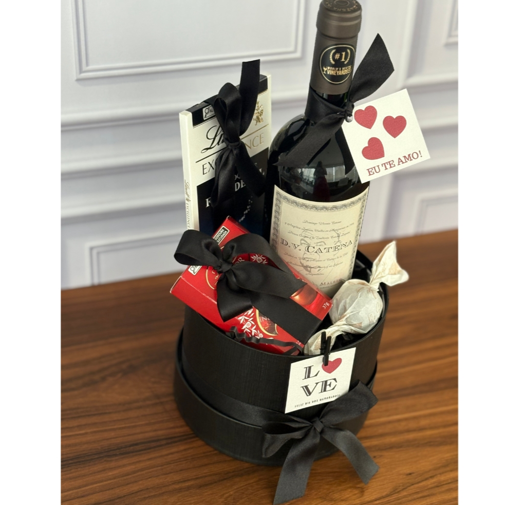 Box Romântica Vinho e Chocolates