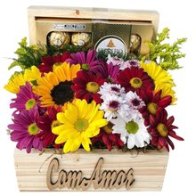 Baú de Flores do Campo com Chocolates Ferrero Rocher