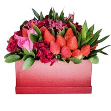 Cesta Box de Flores e Morangos