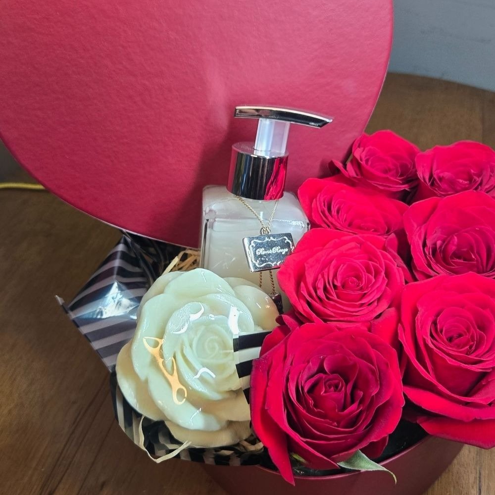 Box Floral com Rosas Colombianas e Sabonetes Aromático