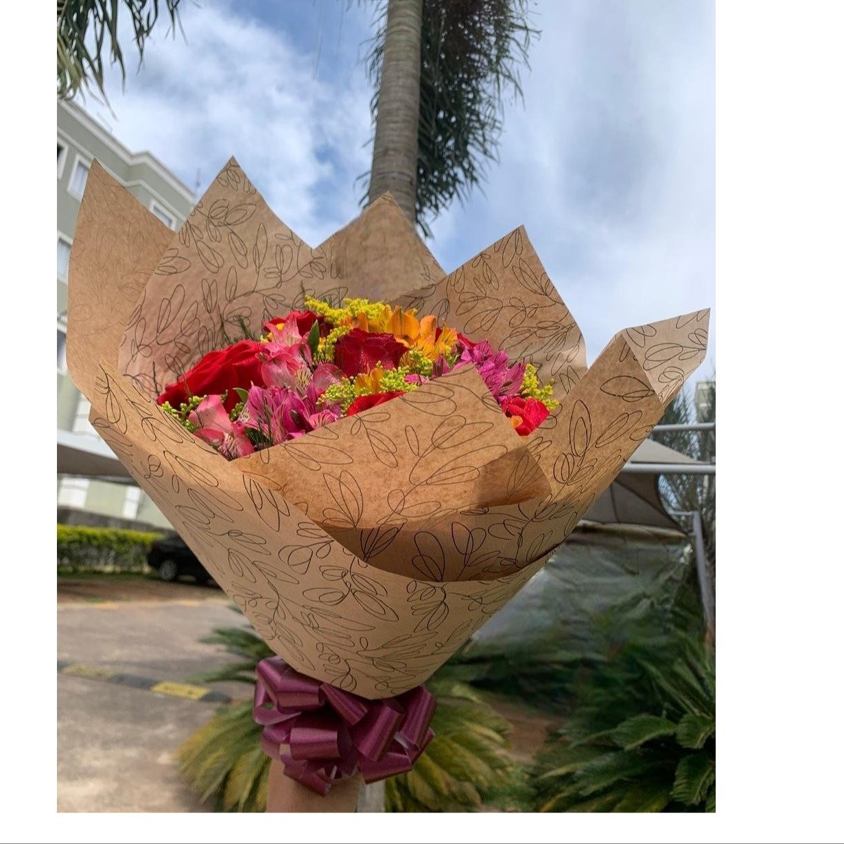 Buquê Cléo Premium 12 Rosas 