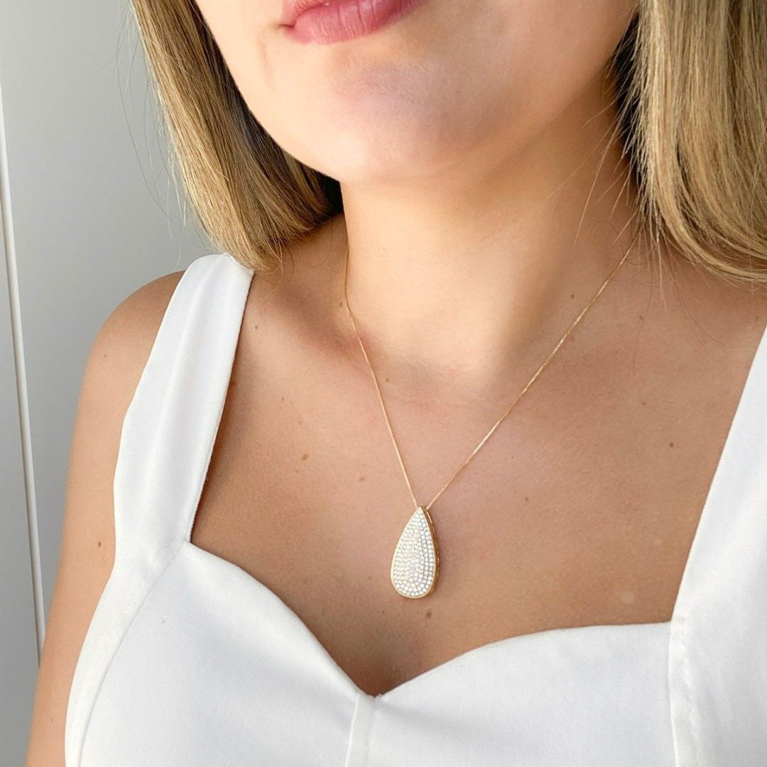 Colar Feminino Dourado Gota com Pedrarias