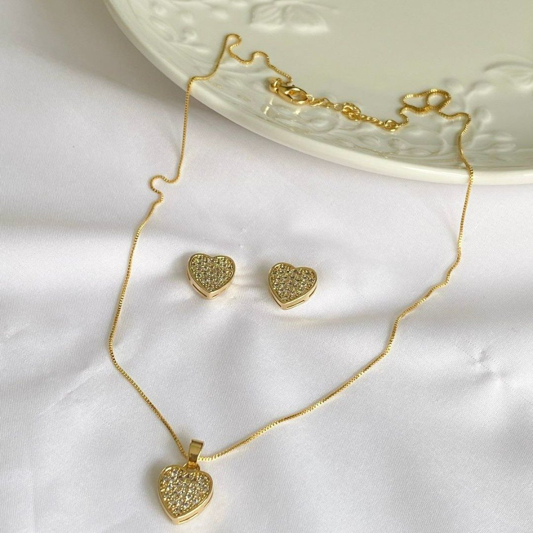 Conjunto Colar e Brincos Coração Cravejado