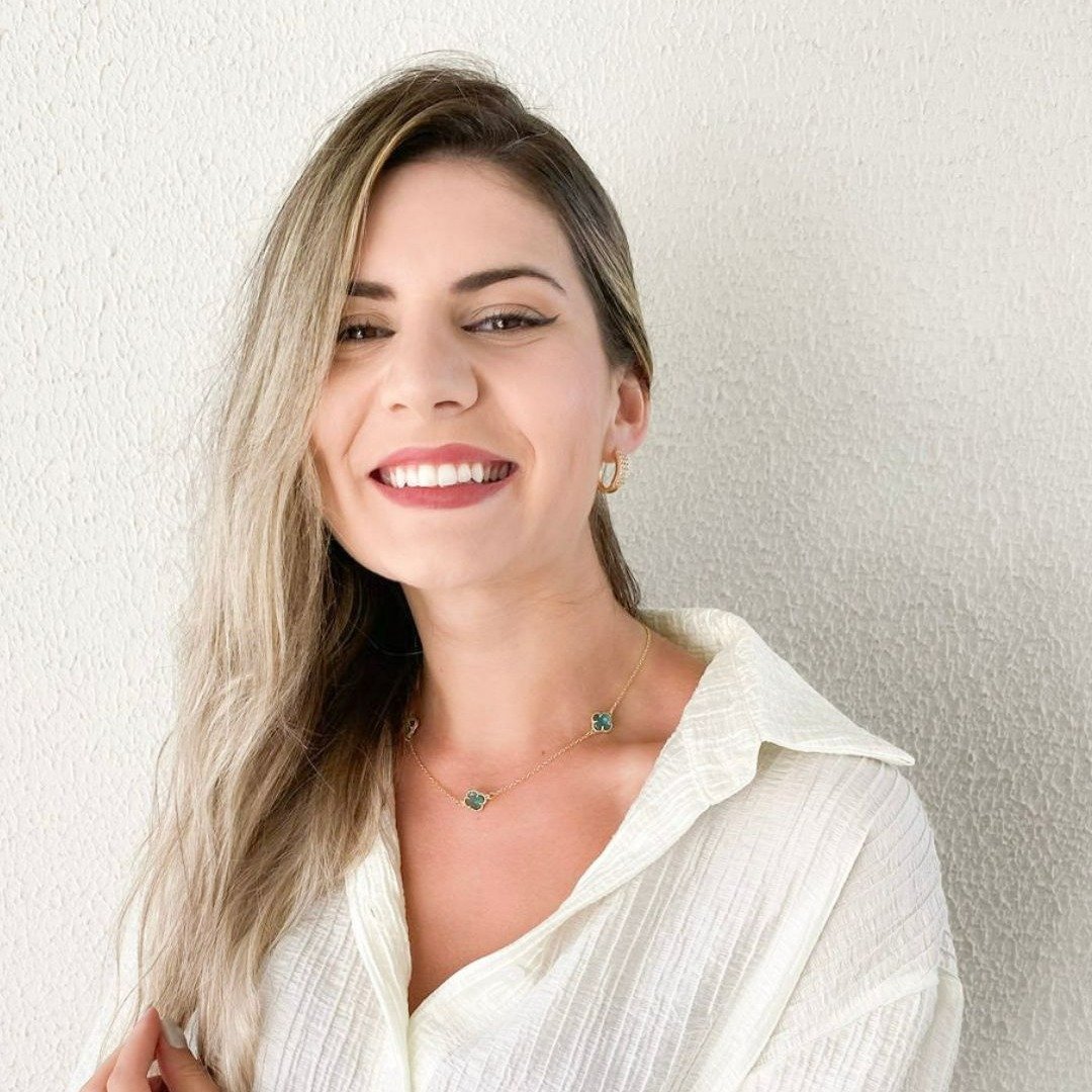 Brinco Argolinha com Zircônias Cravejadas