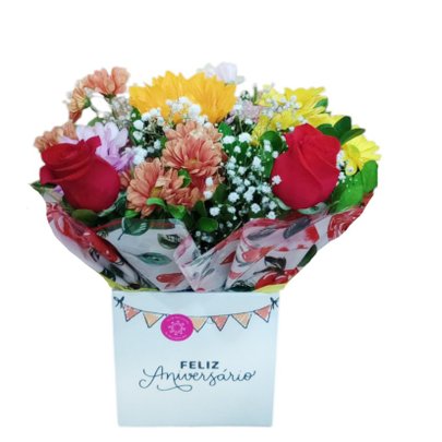 Caixa Feliz Aniversário Mix de Flores
