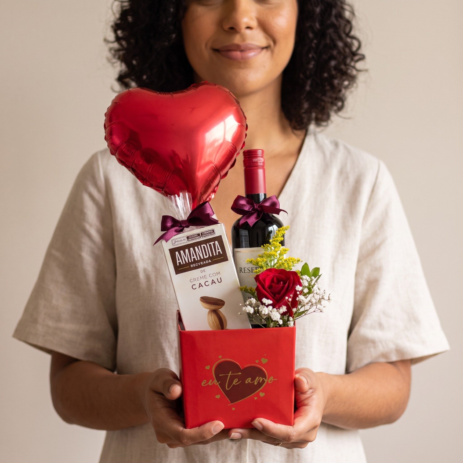 Box de Rosas, Vinho e Amandita
