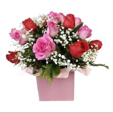 Arranjo com 18 Rosas Vermelha e Pink 