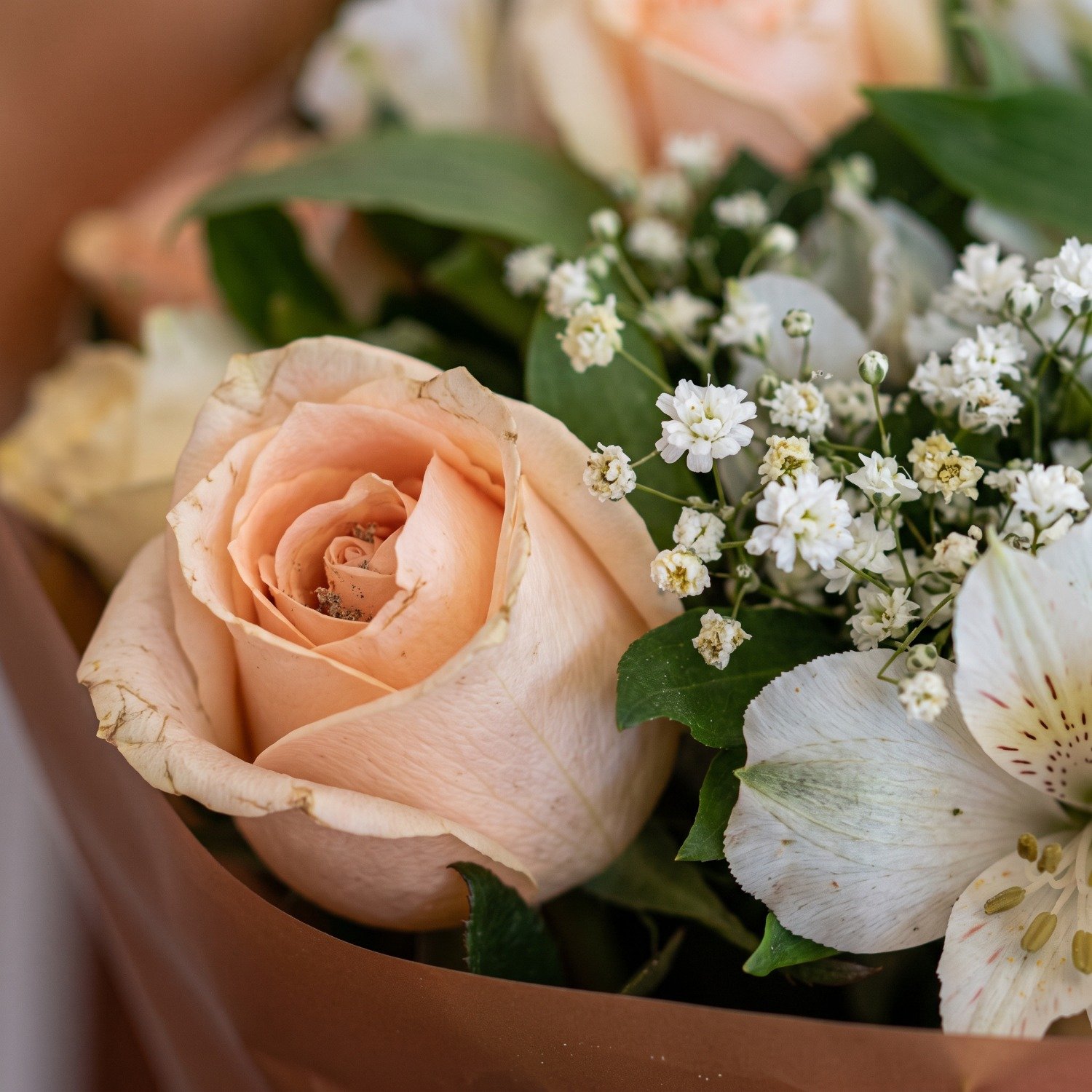 Buquê de Rosas Chá e Branca