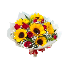 Buquê Encantado Rosas e Girrasol 