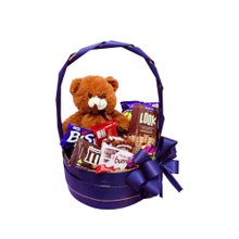 Cesta com Chocolate & Pelúcia 