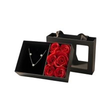 Presente Dia da Mulher com Colar Premium