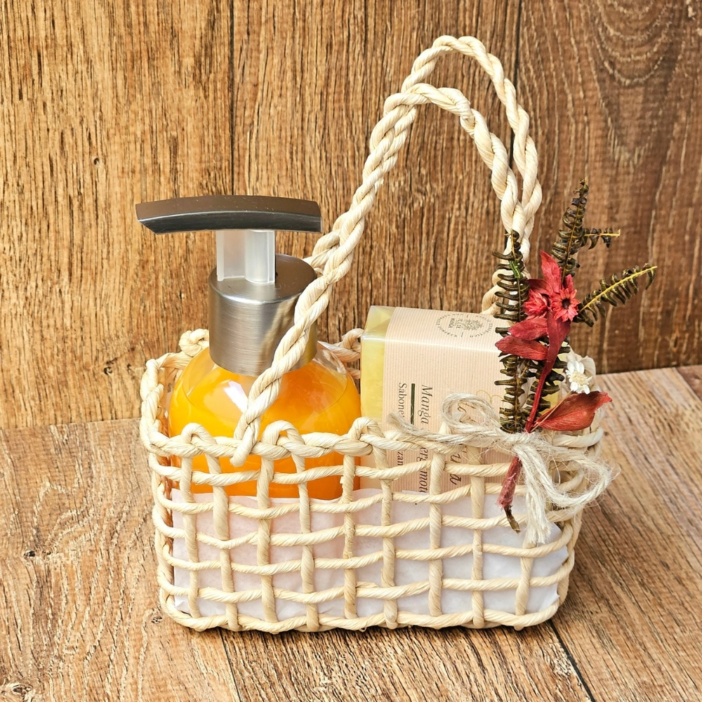 Cesta Sabonete Artesanal Líquido e Barra