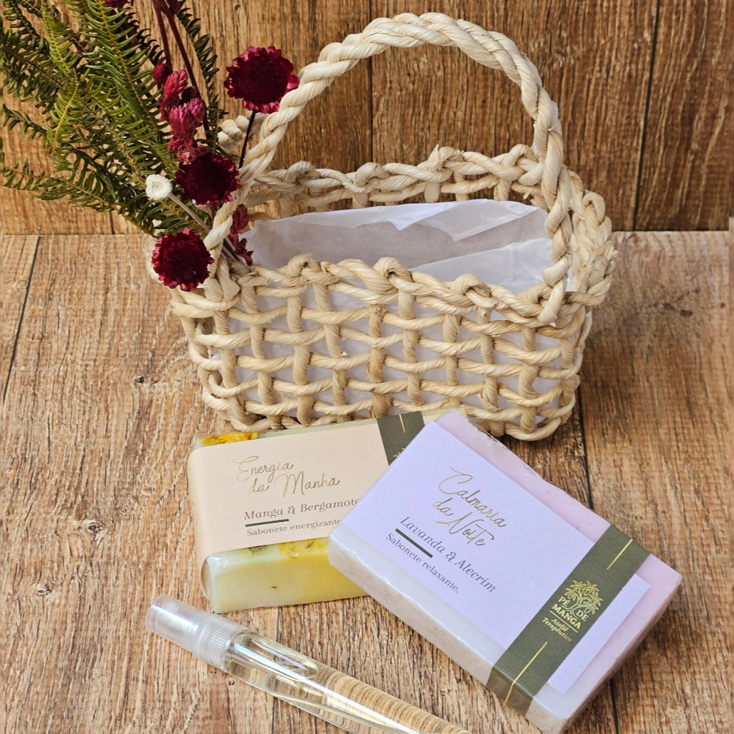 Cesta Sabonete Artesanal Mini Buquê e Home Spray