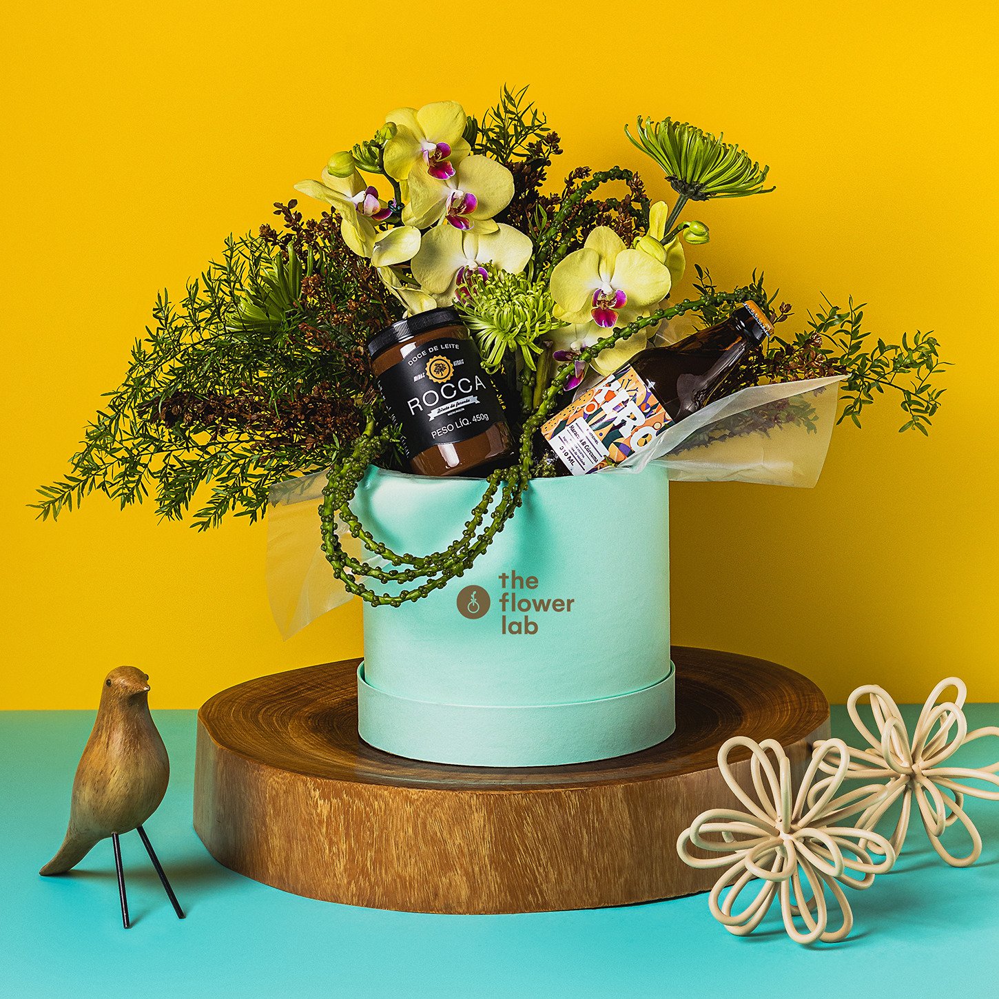 Box com Flores, Doce de Leite e Bebida Meu Docin