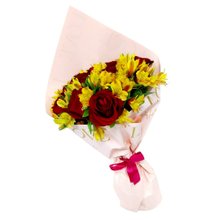 Buquê de 12 Rosas Vermelhas e Astromélias Amarelas