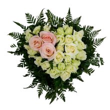 Arranjo de Coração: Rosas e Rosas