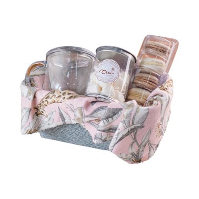 Mini Cesta Xícara Infusora, Bala de Coco e Macarrons