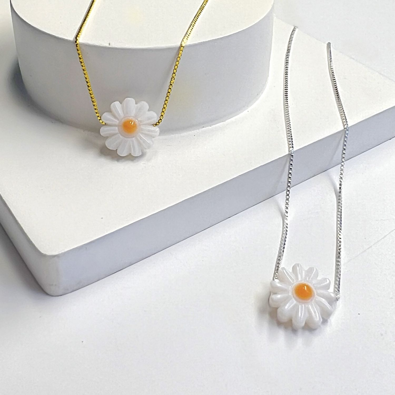 Colar Margarida em Madrepérola - SemiJoia