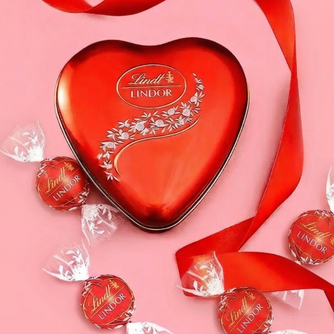 Colar Coração em Madrepérola e Lindt Lindor