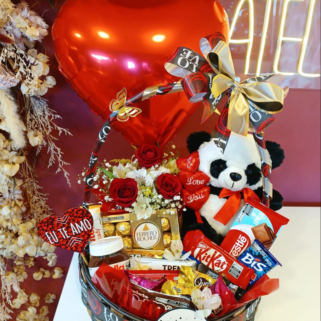 Cesta de Chocolate Surpresa Apaixonada 