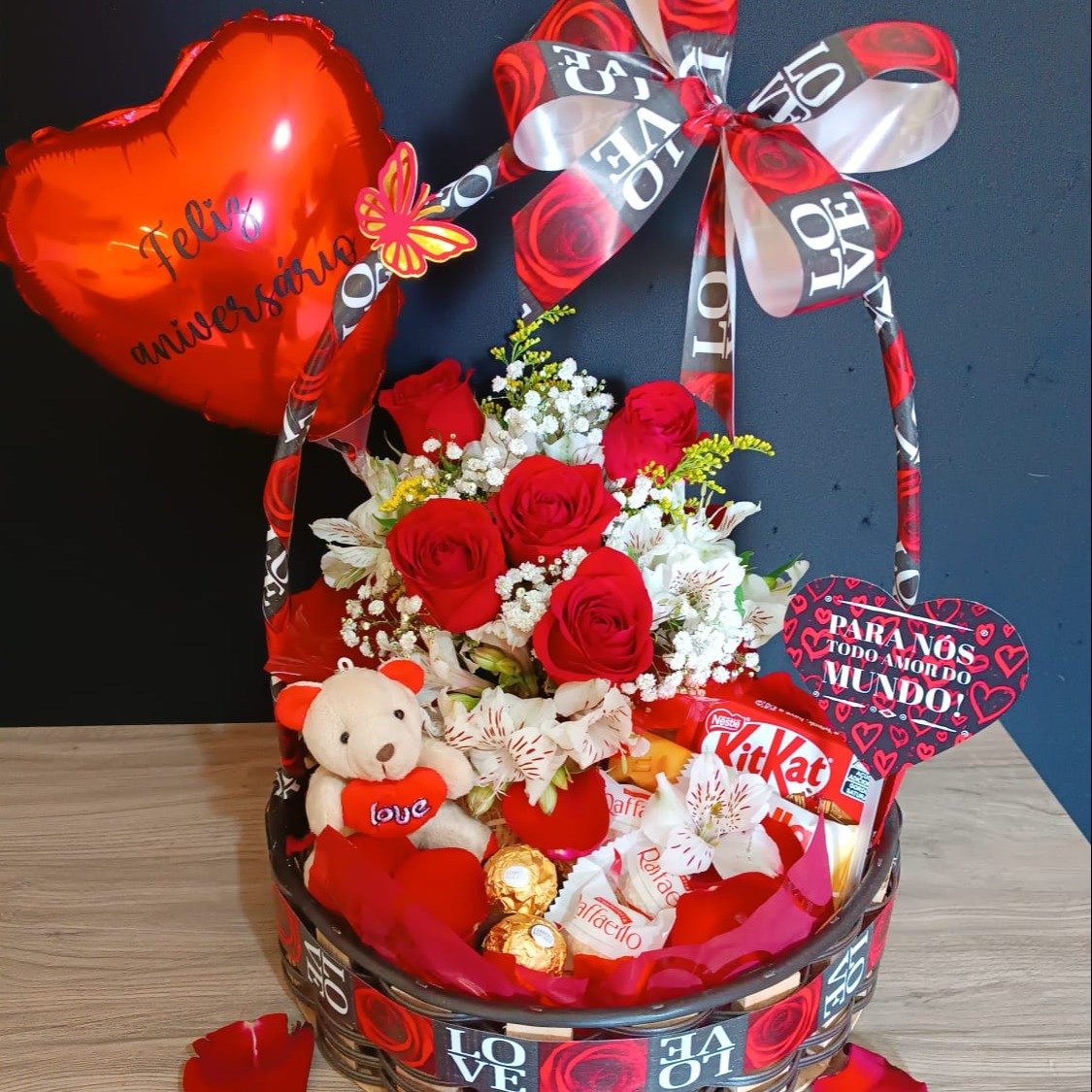 Cesta de Chocolate Aniversário Doce Parabéns 