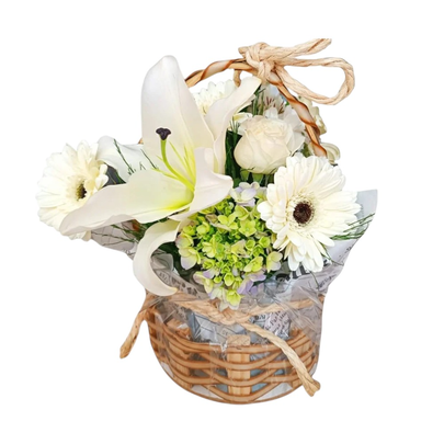 Cesta de Flores Nobres Brancas Beleza Serena
