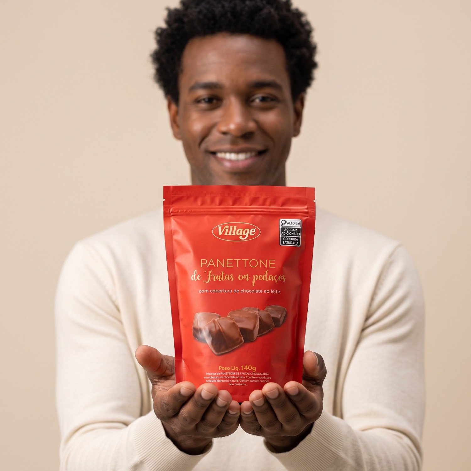Panetone de Frutas em Pedaços com Cobertura  Chocolate