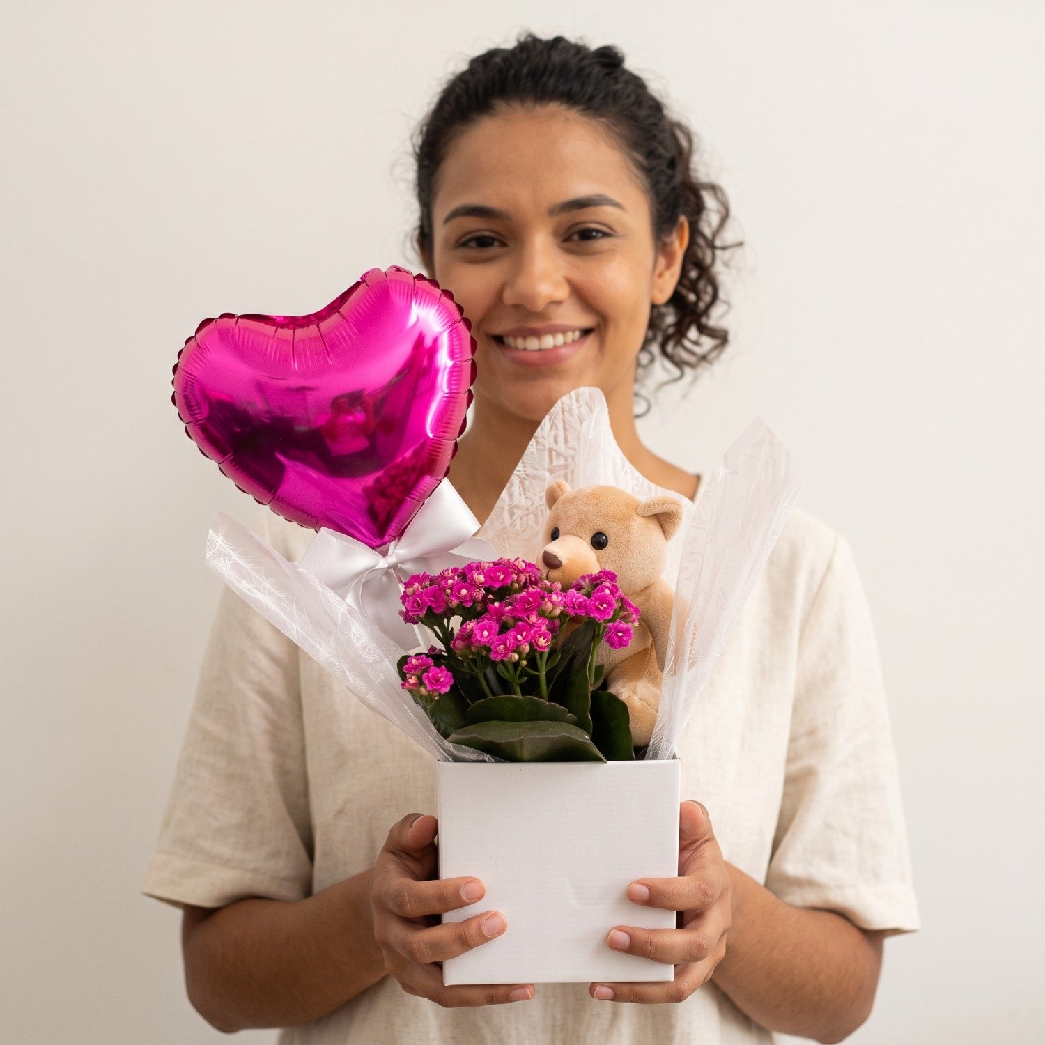 Box Branca Amor com Flor e Pelúcia
