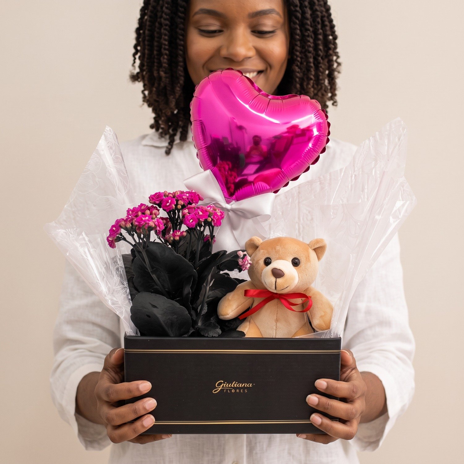 Box Preta Amor com Flor e Pelúcia