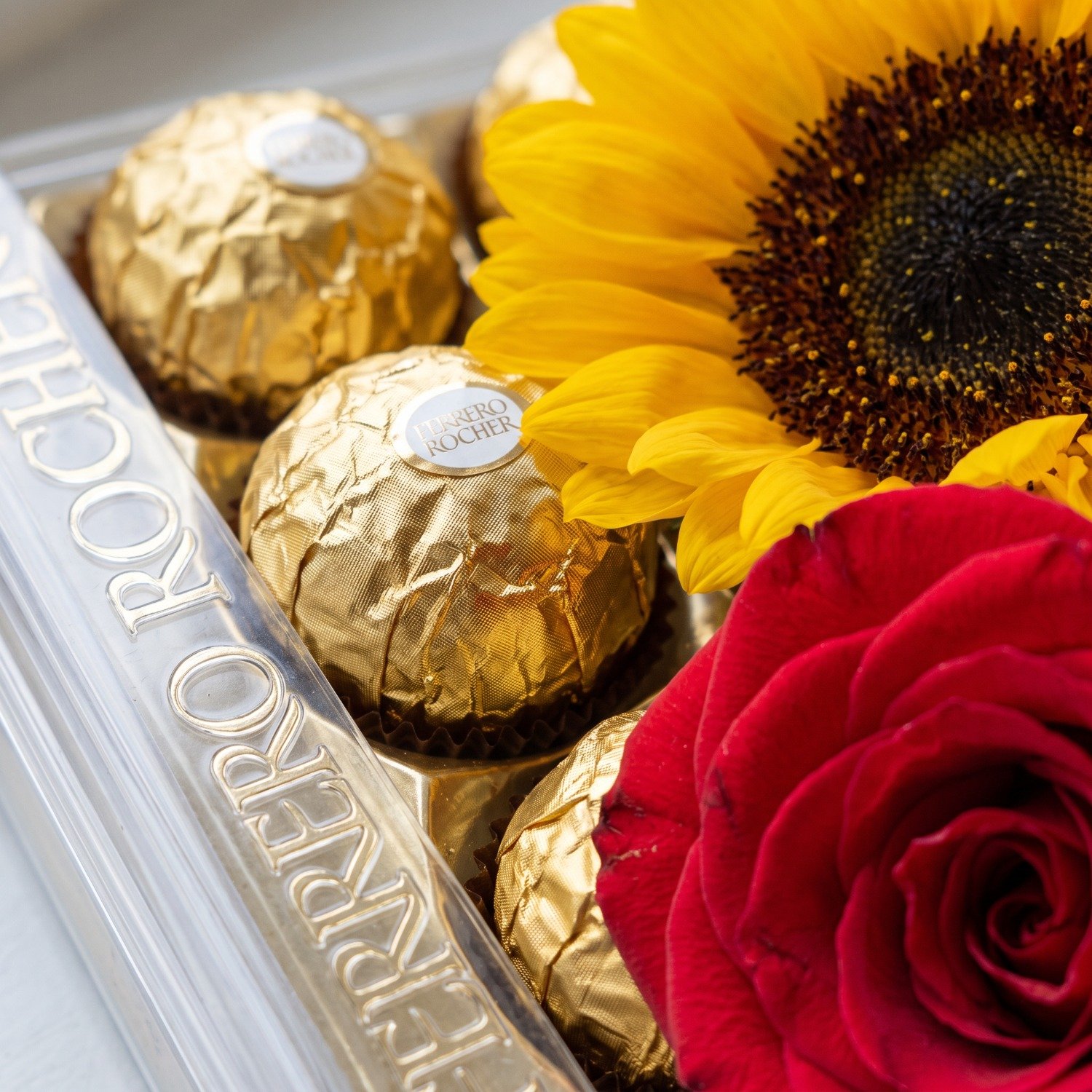 Rosa E Girassol Com Ferrero Rocher