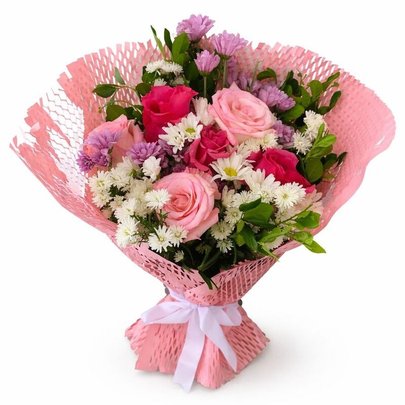 Buquê de Rosas em Tons de Rosa e Flores do Campo