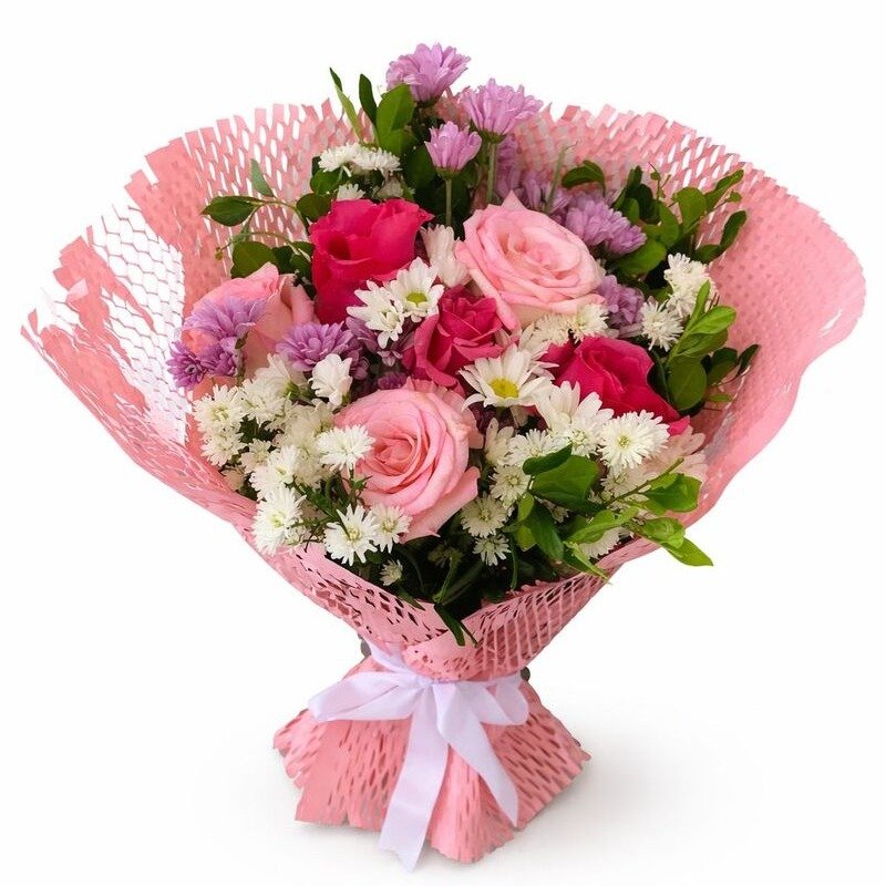  Buquê de Rosas em Tons de Rosa e Flores do Campo