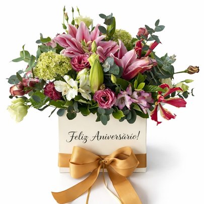 Arranjo de Flores Nobres na Caixa Box