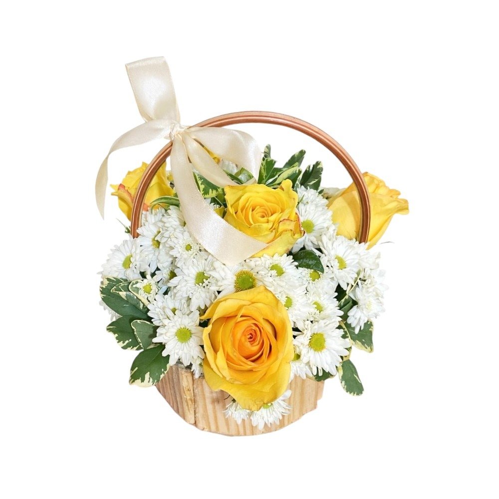 Cesta com Rosas Amarelas e Margaridas Brancas