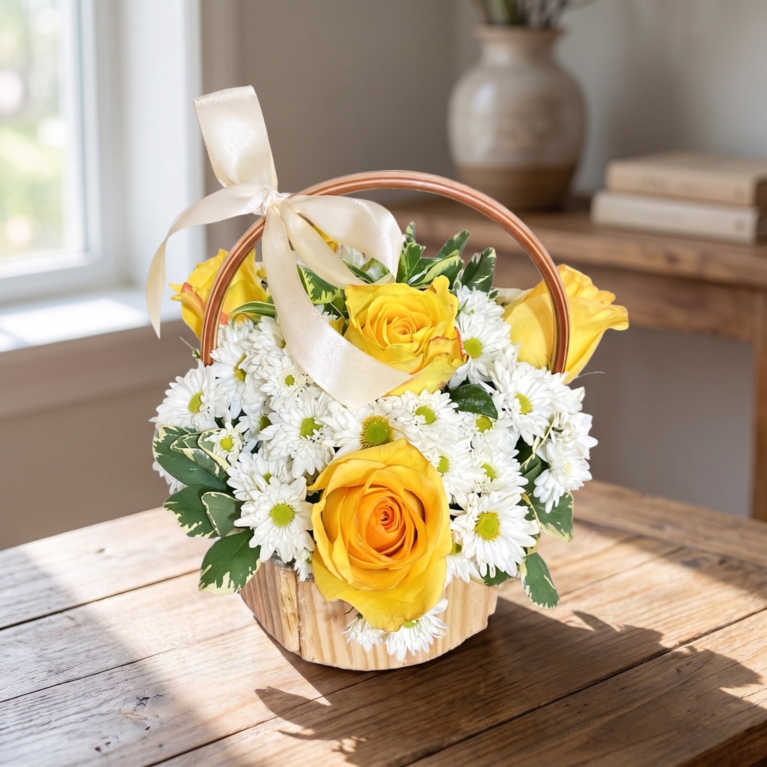 Cesta com Rosas Amarelas e Margaridas Brancas