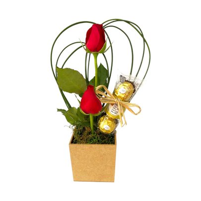 Arranjo com Rosas e Ferrero