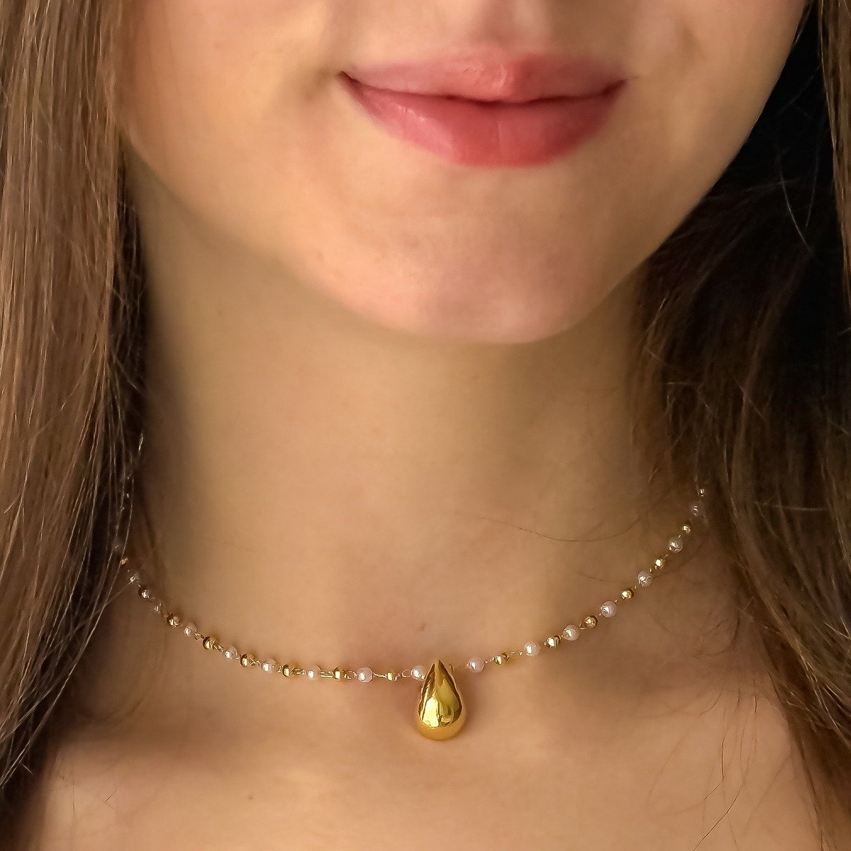 Colar Choker Gota com Pérolas e Esferas