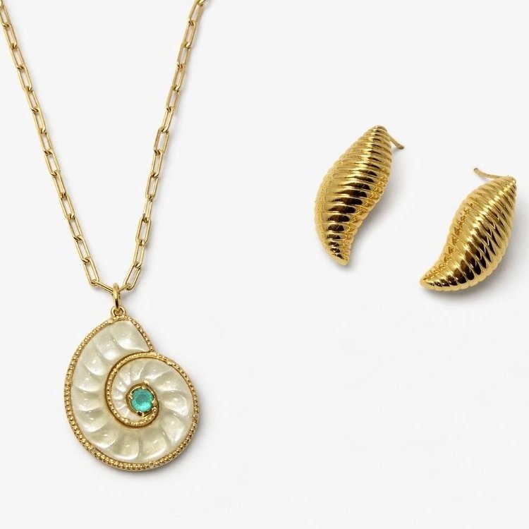 Conjunto Colar e Brinco Caracol Banho em Ouro 18k