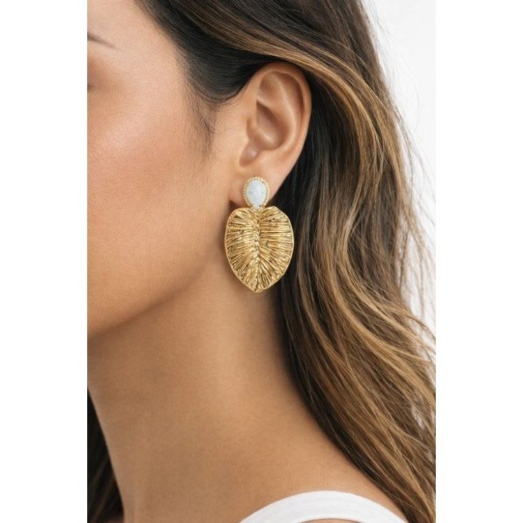 Brinco Folha Resina Off White Banhado Ouro 18k