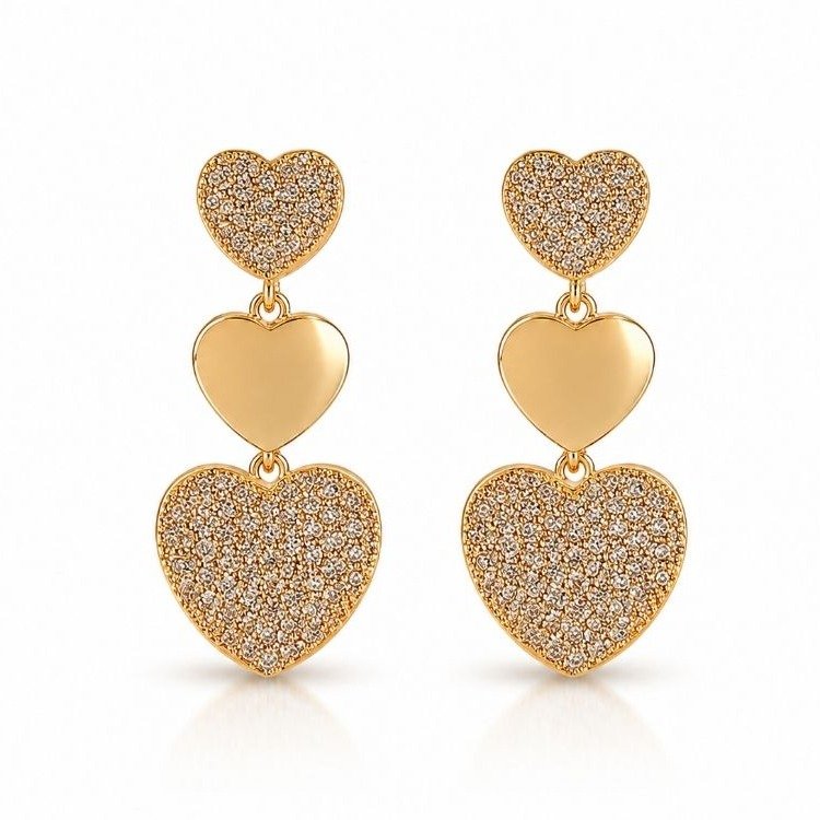 Brinco Cascata Corações Cravejado Banhado em Ouro 18K