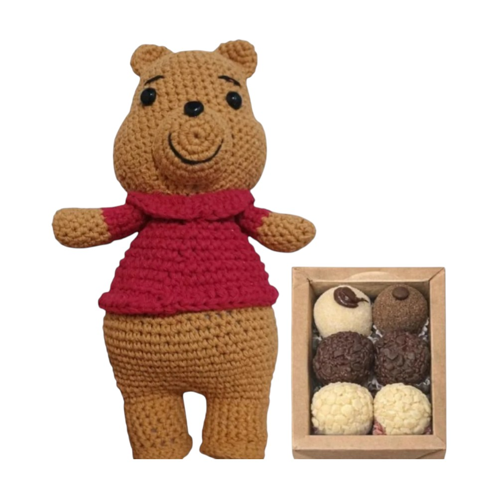 Amigurumi do Pooh com Caixa de Brigadeiro