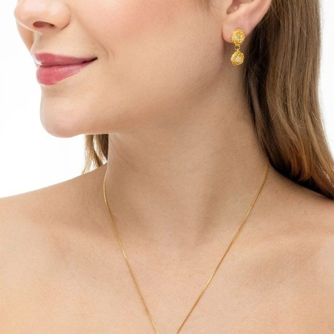 Brinco Flor Banhado a ouro 18k